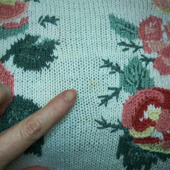 Vintage Chrysantheme Woman Cottagecore/Grannycore Style Rose Embroidered Sweater - Picture 4 of 10